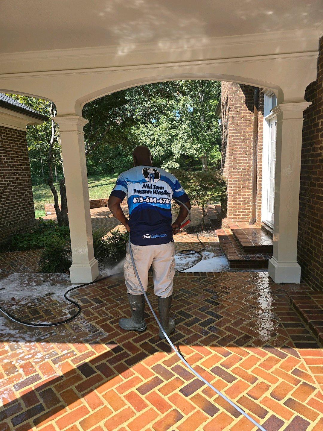 Driveway and patio surface cleaning in Nashville, TN